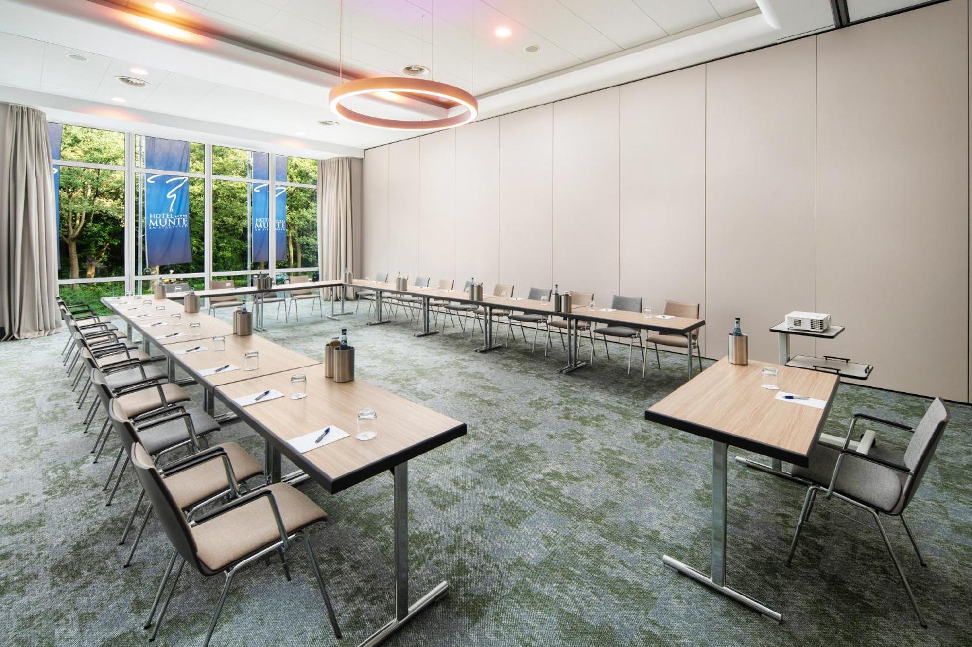 Hotel Munte Am Stadtwald 4*